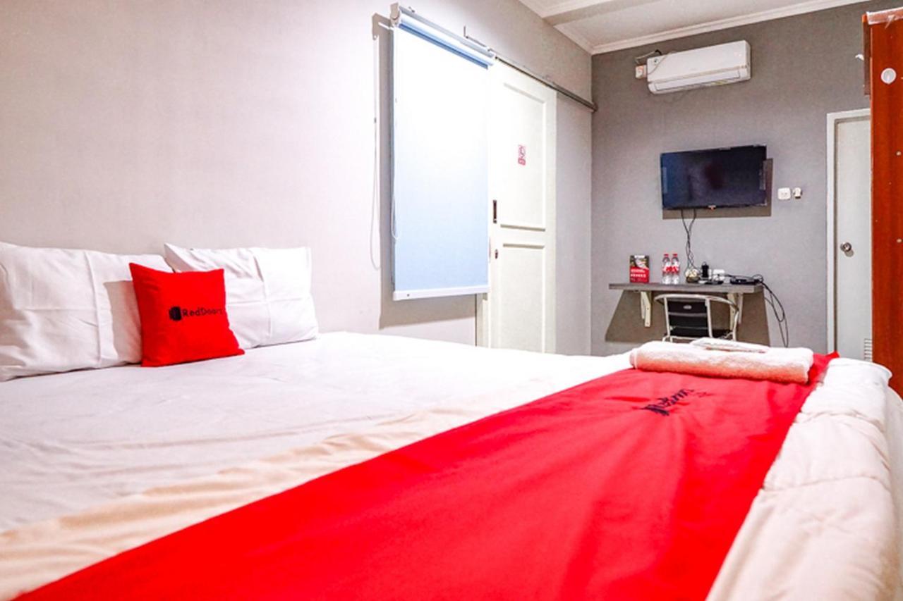 Hotel Reddoorz @ Citraland Surabaja Exteriér fotografie