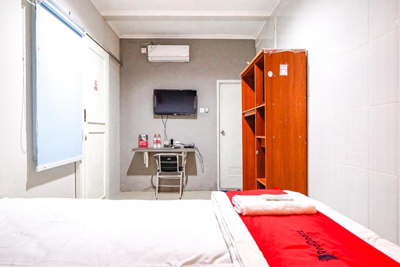 Hotel Reddoorz @ Citraland Surabaja Exteriér fotografie