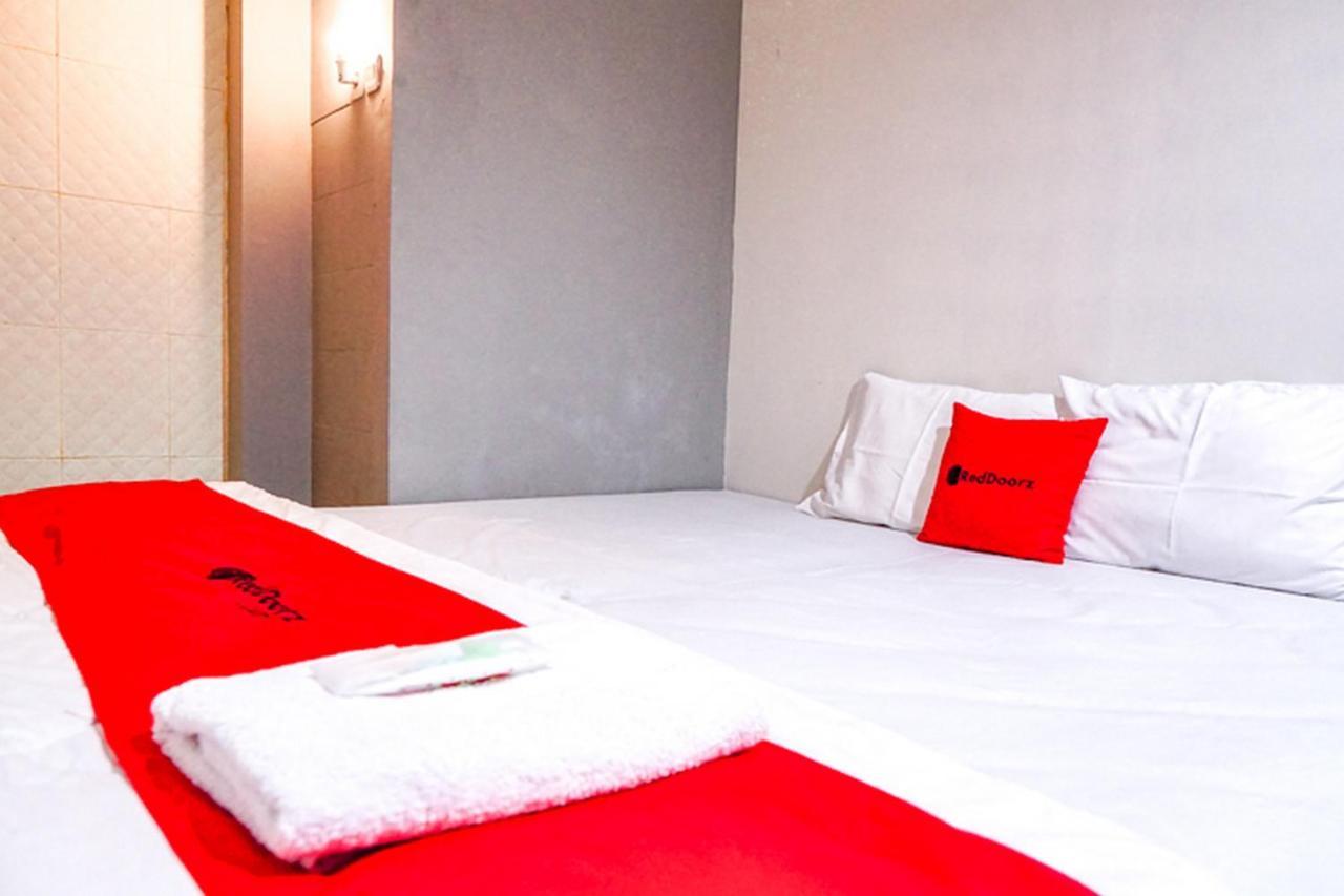 Hotel Reddoorz @ Citraland Surabaja Exteriér fotografie