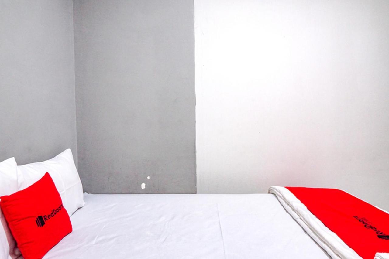Hotel Reddoorz @ Citraland Surabaja Exteriér fotografie