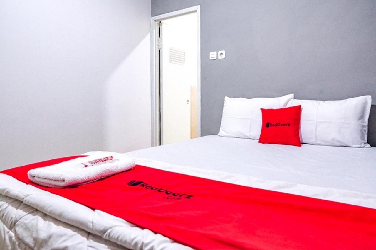 Hotel Reddoorz @ Citraland Surabaja Exteriér fotografie